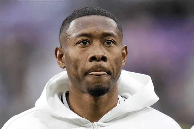 David Alaba, trung vệ của Real Madrid, đang phải đối mặt với nguy cơ nghỉ thi đấu dài hạn vì chấn thương