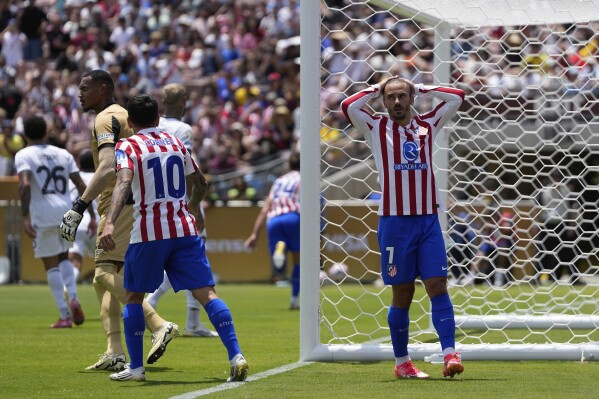 Atletico Madrid ngậm ngùi rời giải dù thắng kịch tính Botafogo