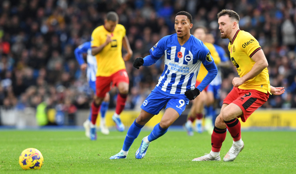 Chelsea và Liverpool cạnh tranh quyết liệt để có được sự phục vụ của João Pedro.