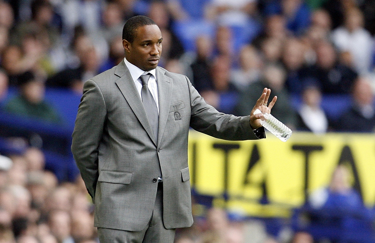 Hình ảnh Paul Ince trên tờ The Guardian sau vụ việc.
