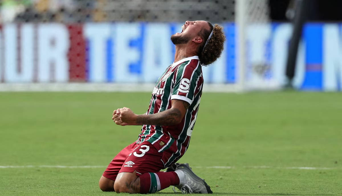 Martinelli ăn mừng bàn thắng mở tỷ số cho Fluminense