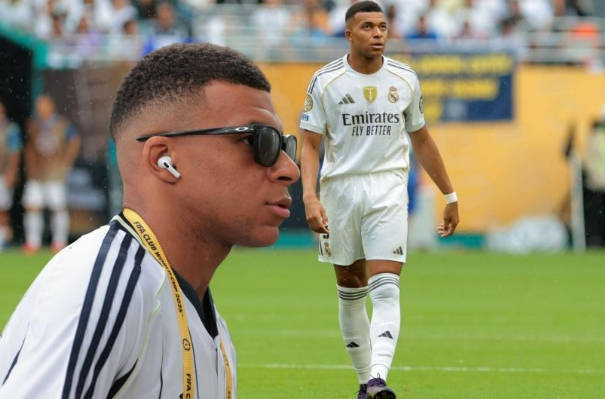 Mbappe suy yếu sau cơn tiêu chảy, sụt cân đáng lo ngại