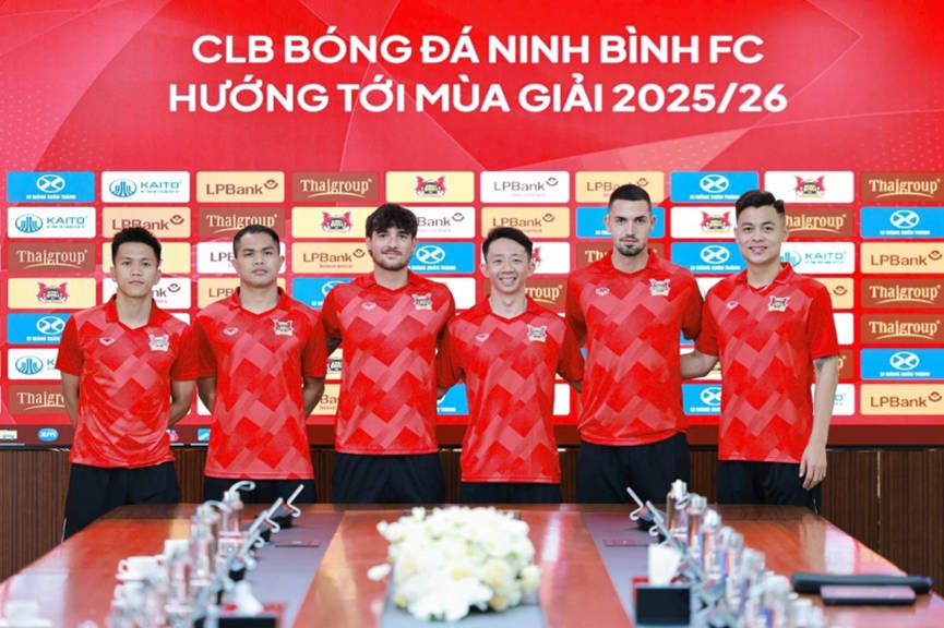 Ninh Bình FC ra mắt dàn tân binh khủng cho mùa giải mới.