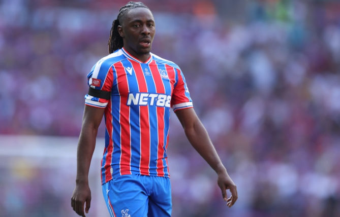 Eze tham khảo ý kiến huấn luyện viên Crystal Palace trước thềm play-off Europa League
