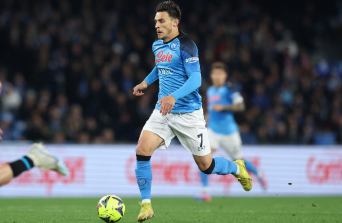 Napoli chuẩn bị hoàn tất thương vụ Elmas với tổng giá trị 19,5 triệu euro.