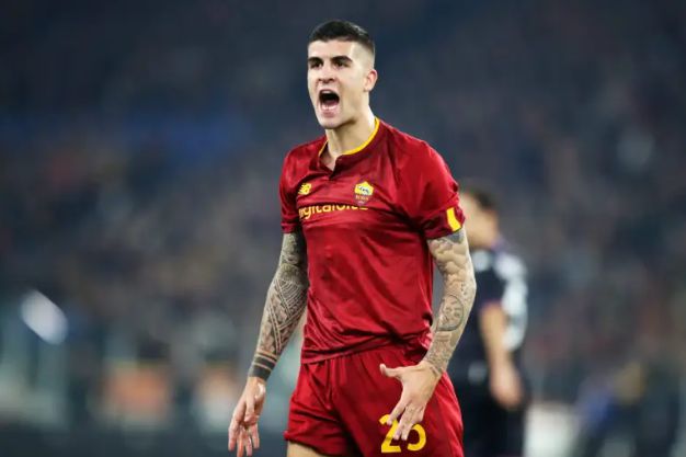 Gianluca Mancini ăn mừng bàn thắng mở tỷ số cho AS Roma tại Europa League