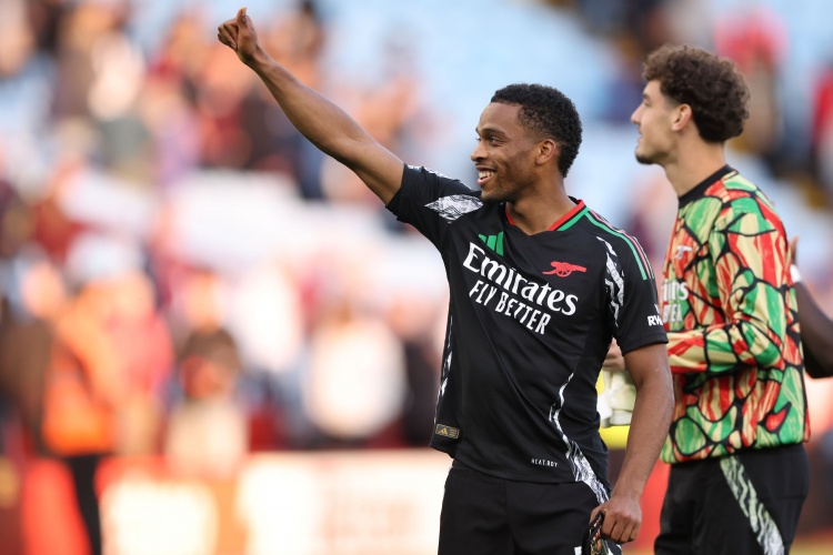 Arsenal khởi đầu Champions League suôn sẻ với chiến thắng trên sân khách, nhờ sự chắc chắn của hàng thủ và màn tỏa sáng của các cầu thủ vào sân từ ghế dự bị.