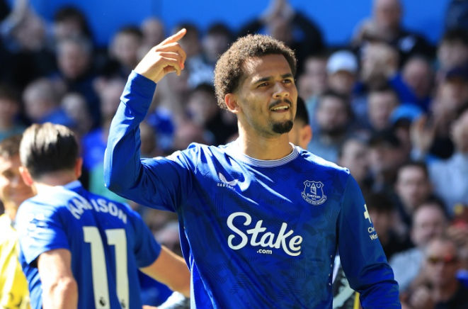 Everton từ chối mức giá khủng từ Inter cho Ndiaye