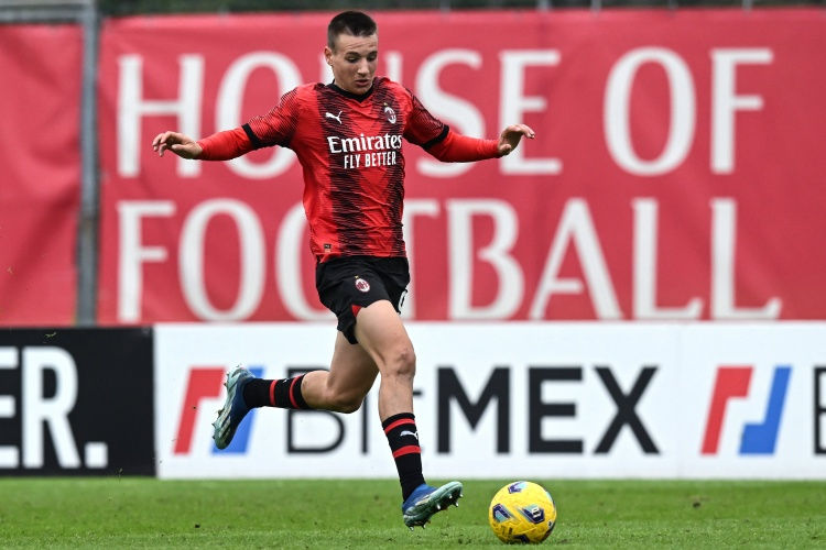 Camara trong tầm ngắm AC Milan: Liệu có trở lại San Siro?