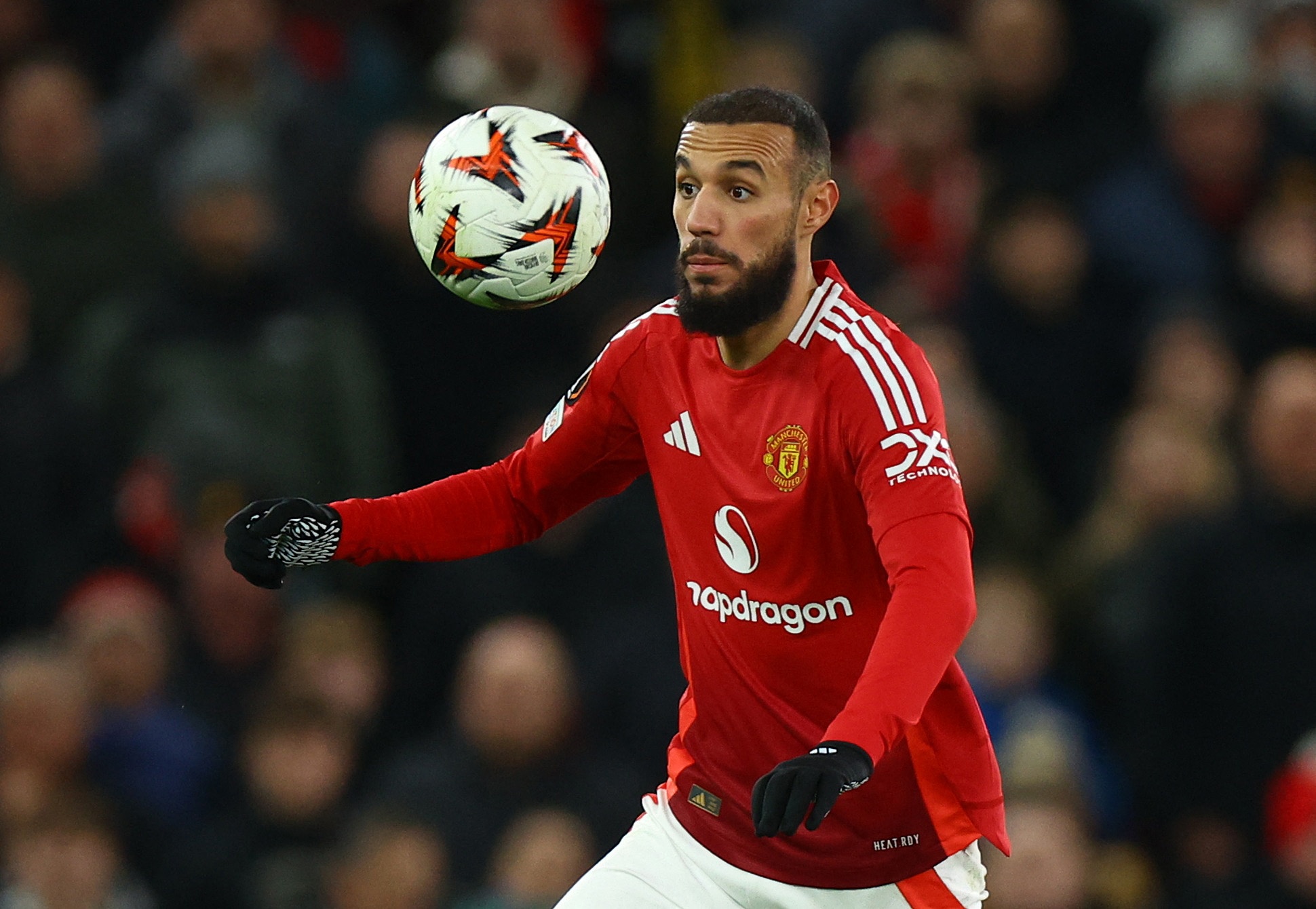 Erik ten Hag và Noussair Mazraoui: Cầu thủ quan trọng của Manchester United dưới thời Amorim
