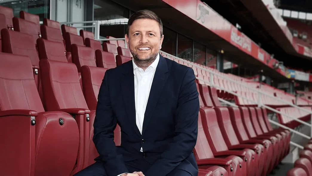 Richard Garlick chính thức ngồi ghế CEO Arsenal, chấm dứt kỷ nguyên của Tim Lewis